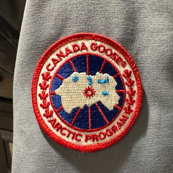 Canada Goose Women's Gray trillium parka Fur Trim - Picture 3 of 8